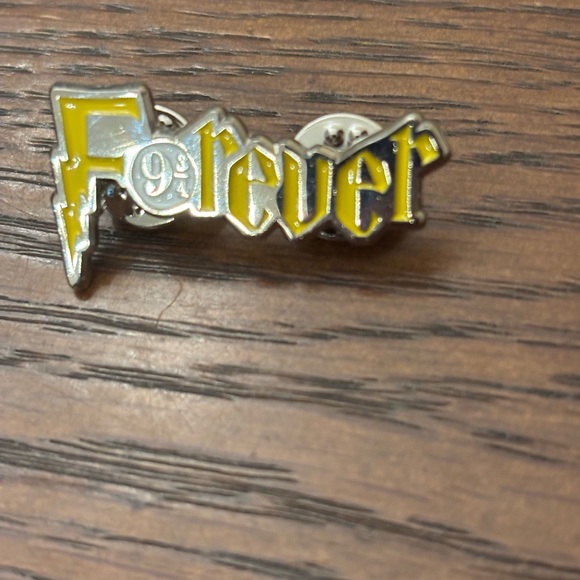 Random pin bundle - Picture 3 of 8